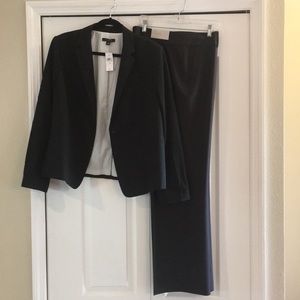 Ann Taylor Black Suit Jacket &  Pant Size 16 NWT